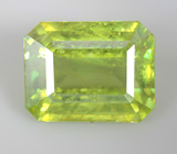 Желтовато-зеленый сфен 2,86 карата